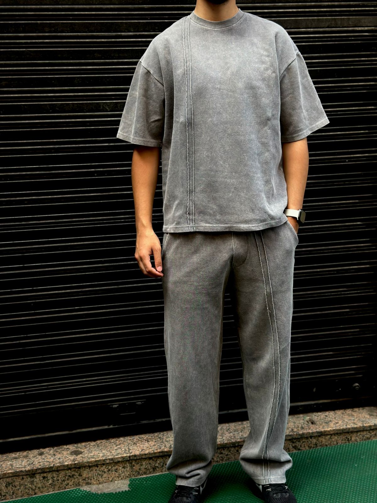 Ensemble Oversize Teinté – Confort et Style Brut